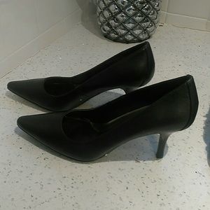 Women's shoes